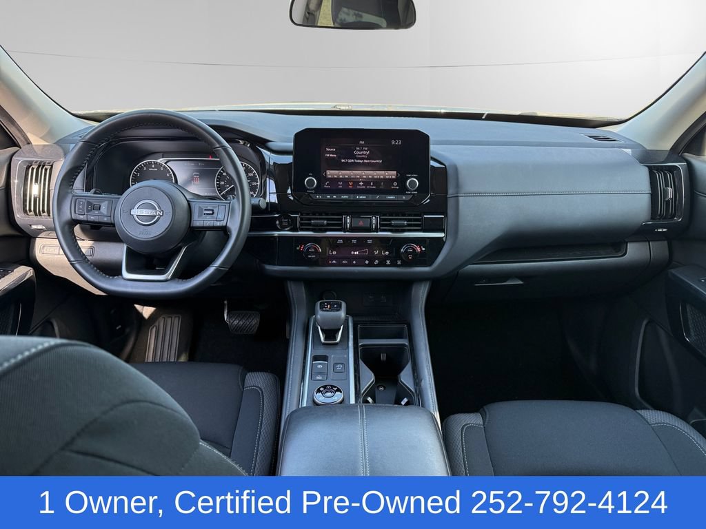 Used 2025 Nissan Pathfinder SV AWD/4WD image 10
