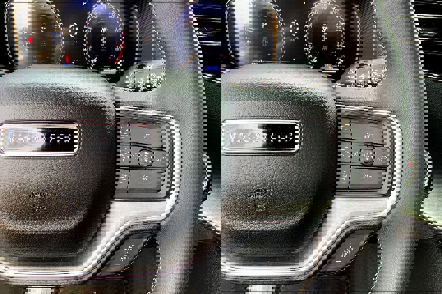 Used 2024 Jeep Wagoneer L Series II w/ Convenience Group I image 25