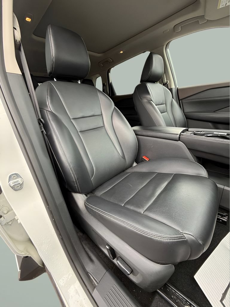 Used 2023 Nissan Rogue SL w/ SL Premium Package AWD/4WD image 18