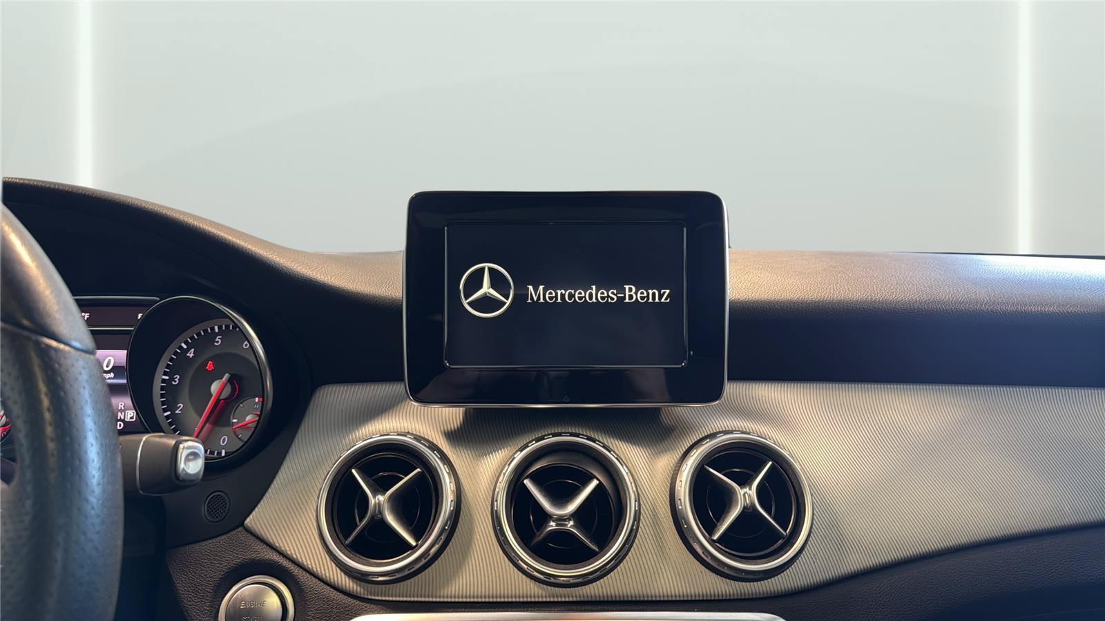 Used 2017 Mercedes-Benz GLA 250 4MATIC image 19