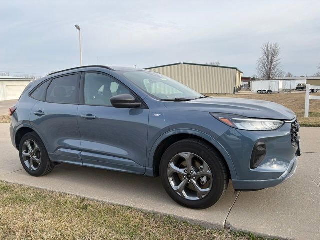 Certified 2024 Ford Escape ST-Line w/ Tech Pack #1 AWD/4WD image 5