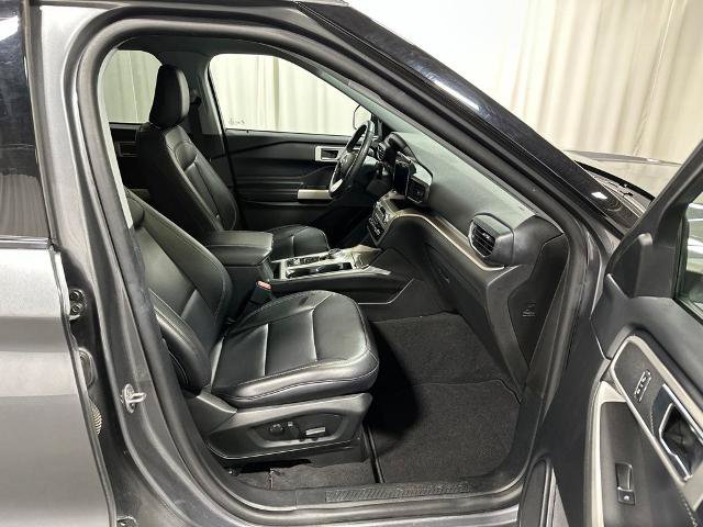 Certified 2022 Ford Explorer XLT w/ Equipment Group 202A AWD/4WD image 20