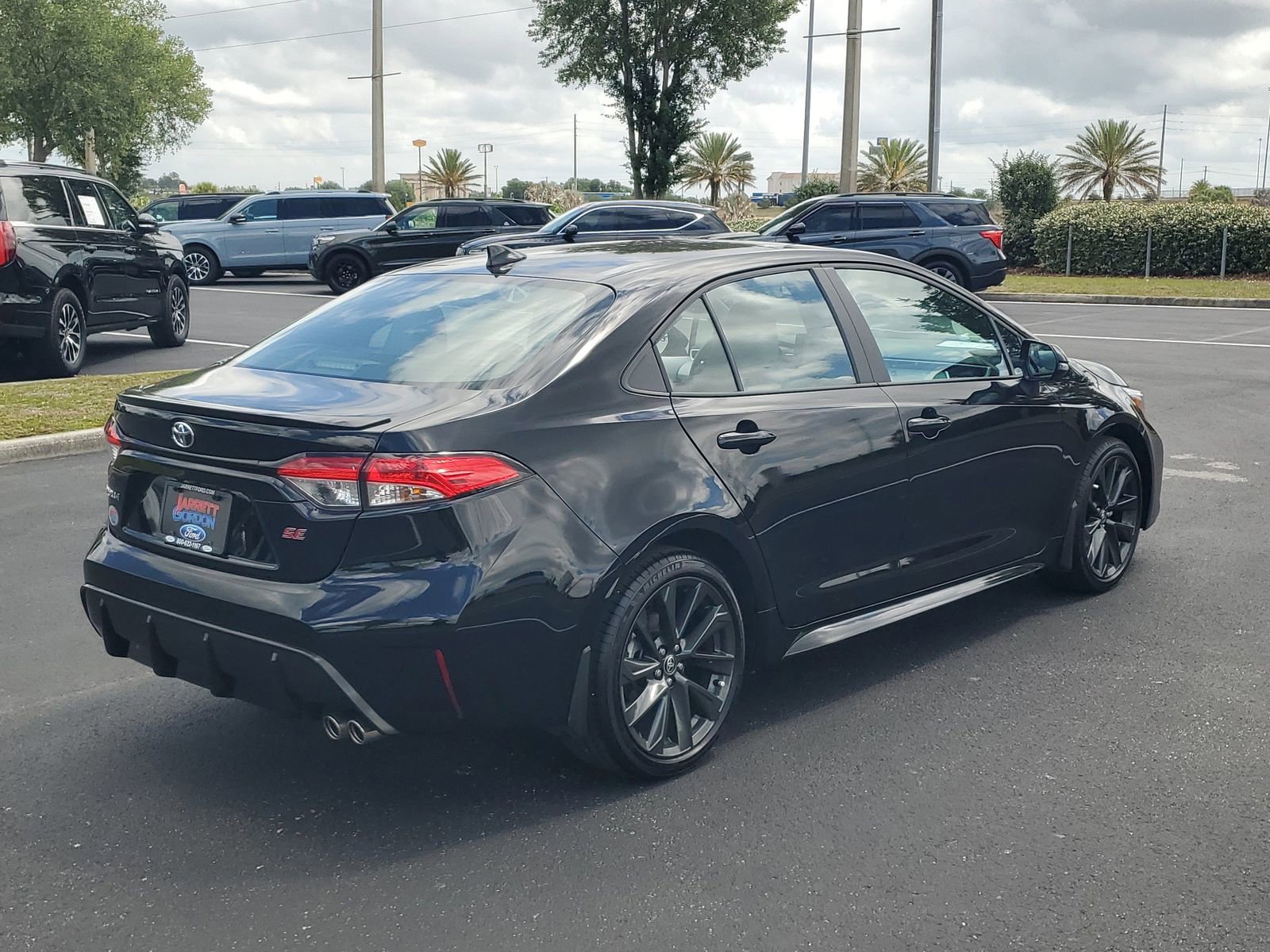 Used 2025 Toyota Corolla SE FWD image 4