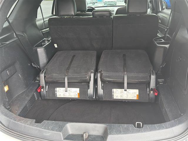 Certified 2018 Ford Explorer XLT w/ Equipment Group 202A AWD/4WD image 35