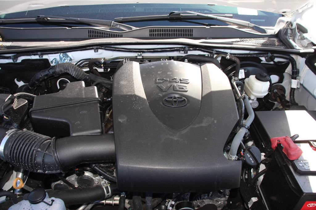 Used 2023 Toyota Tacoma SR AWD/4WD image 29