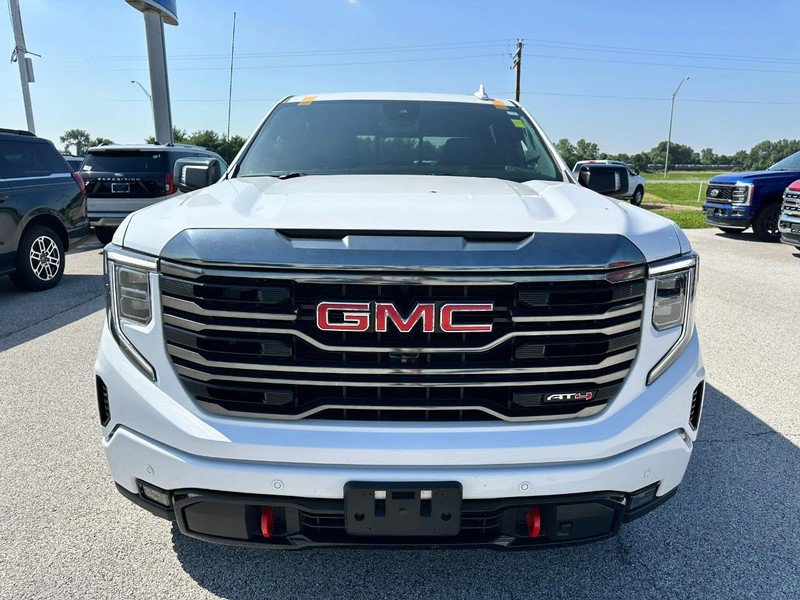 Used 2023 GMC Sierra 1500 AT4 w/ AT4 Premium Package AWD/4WD image 9