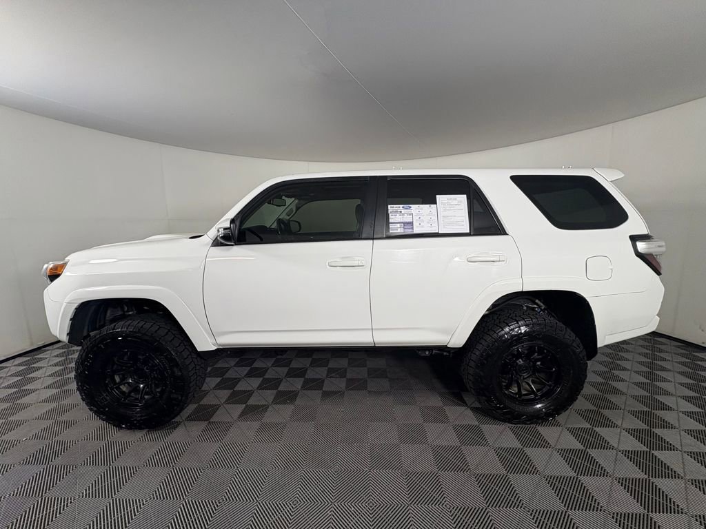 Used 2022 Toyota 4Runner TRD Off-Road Premium image 2