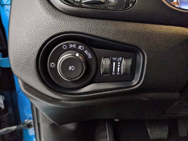 Used 2022 Jeep Renegade Altitude w/ Sun/Sound Group AWD/4WD image 18