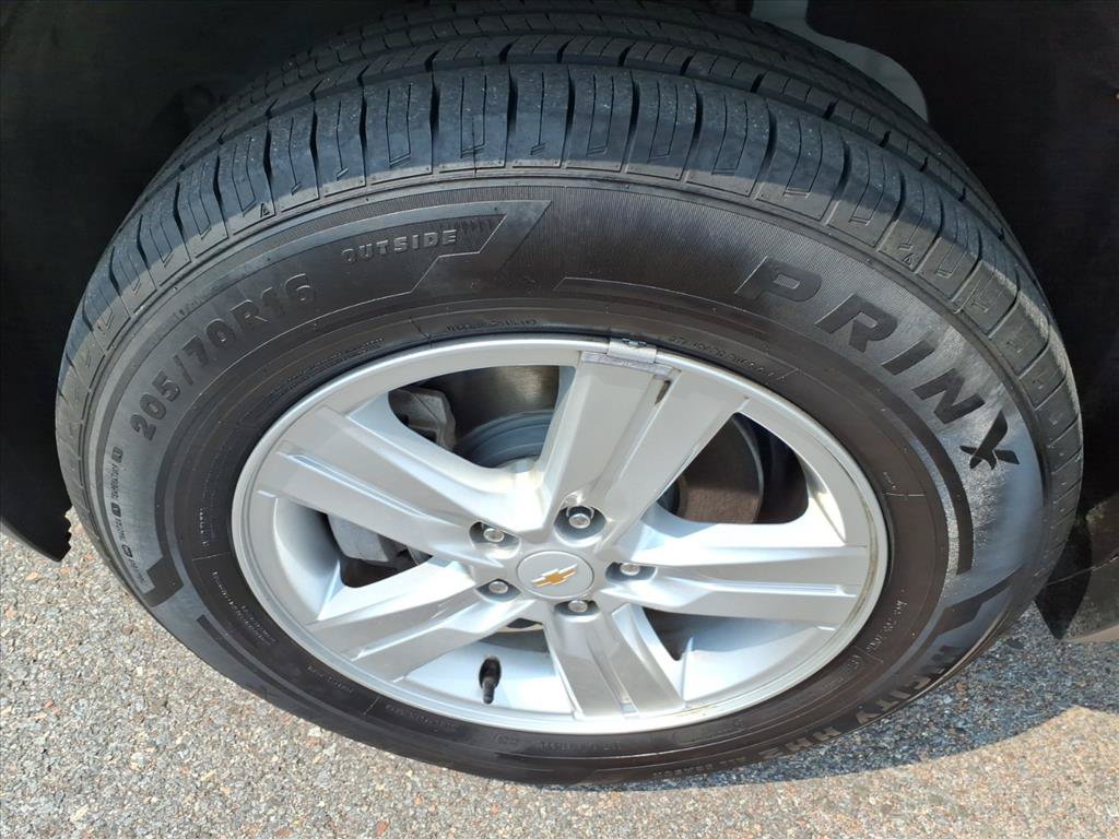 Used 2020 Chevrolet Trax LS w/ Tint and Cruise Package AWD/4WD image 4