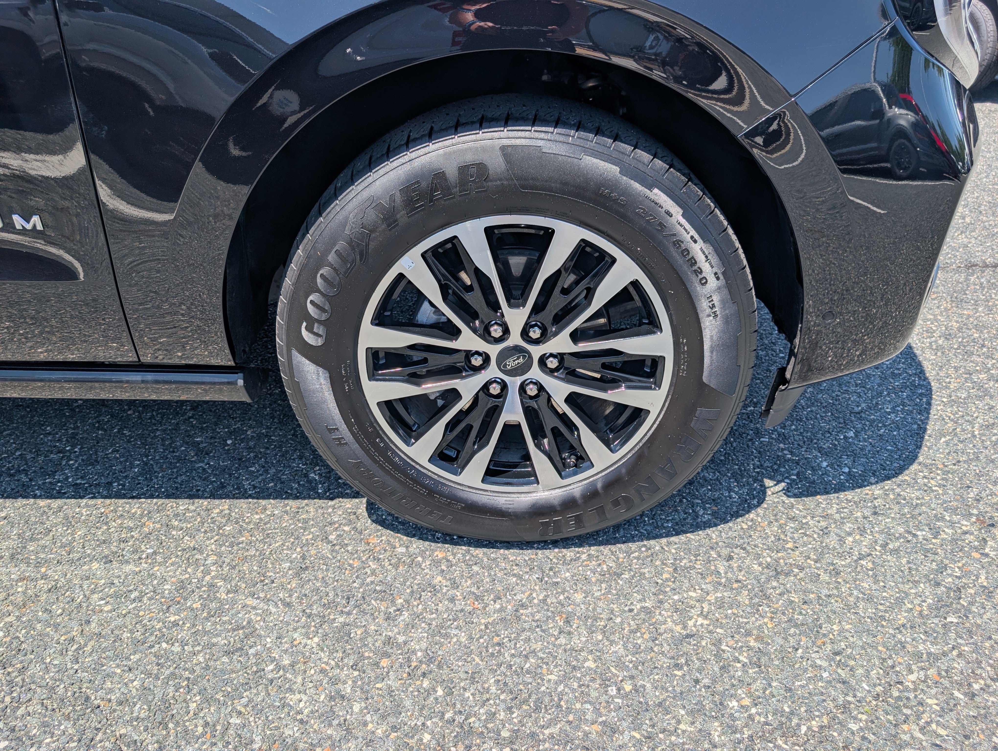 Certified 2025 Ford Expedition Platinum AWD/4WD image 9