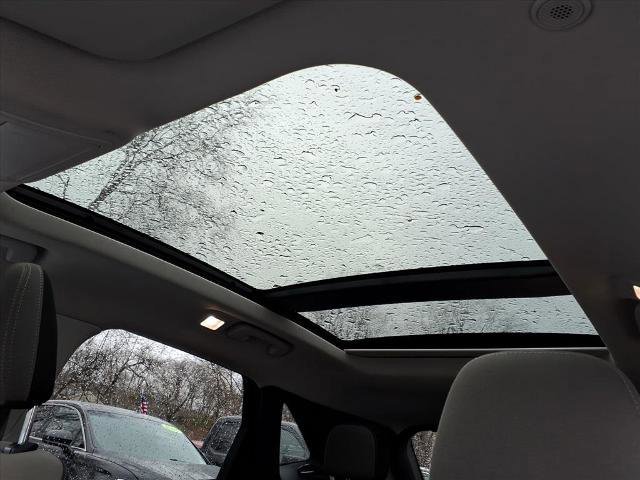 Certified 2022 Ford Escape SE w/ SE Sport Appearance Package image 22