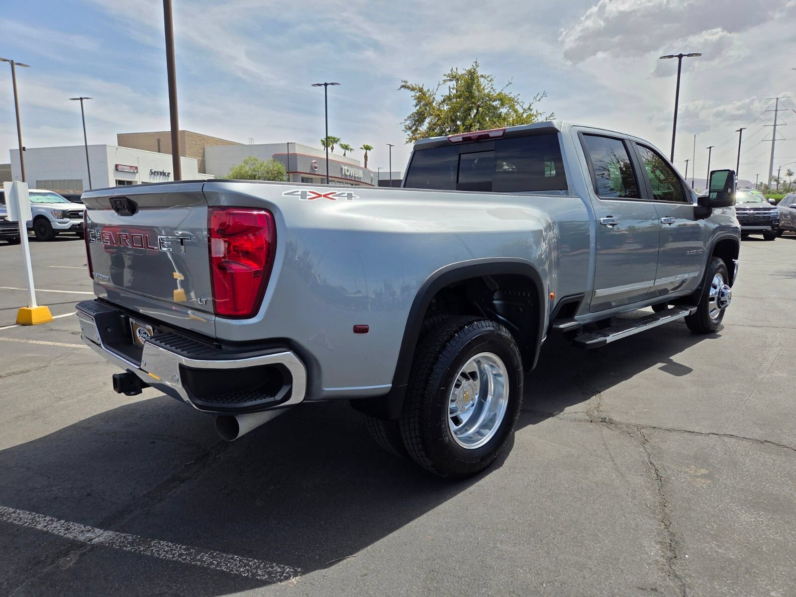 Used 2025 Chevrolet Silverado 3500 LT w/ Safety Package AWD/4WD image 6