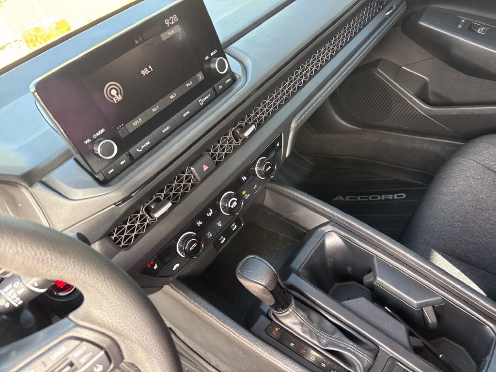 Used 2023 Honda Accord EX image 17