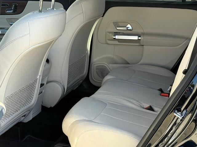 Used 2022 Mercedes-Benz GLB 250 w/ Premium Package Lite image 8