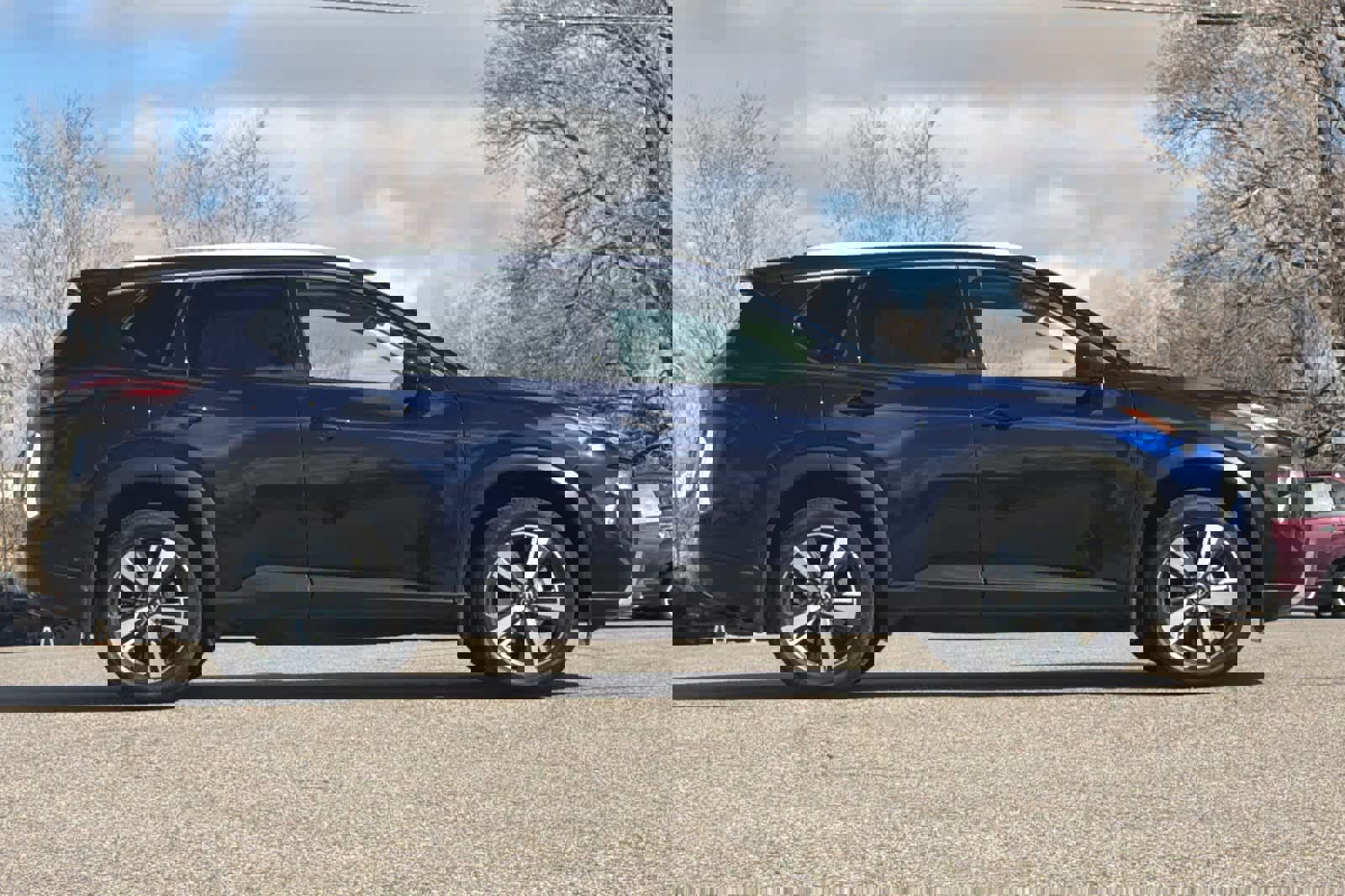 Used 2024 Nissan Rogue SL w/ SL Premium Package image 6