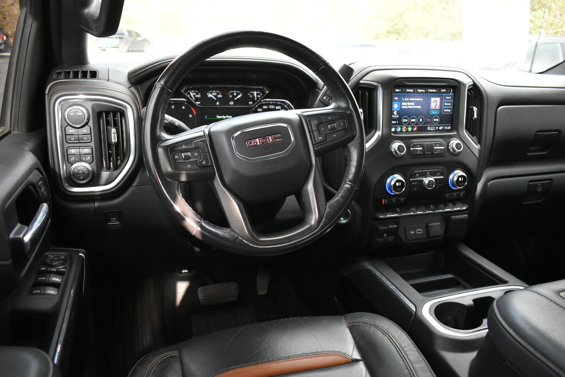 Used 2022 GMC Sierra 2500 AT4 image 18