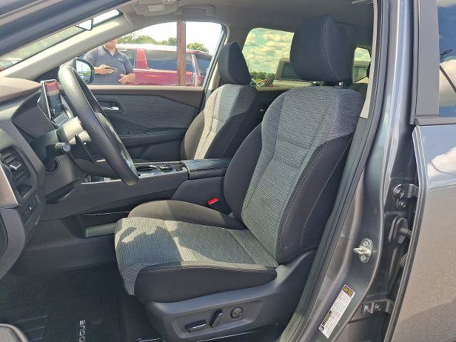 Used 2023 Nissan Rogue SV AWD/4WD image 13