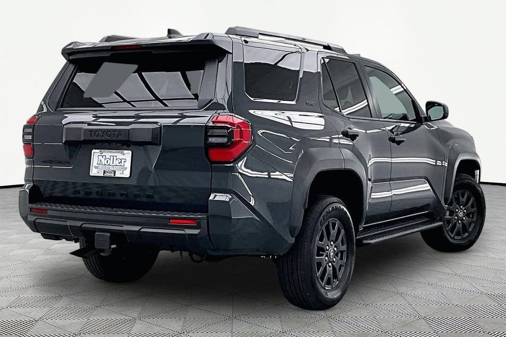 Used 2025 Toyota 4Runner SR5 AWD/4WD image 2