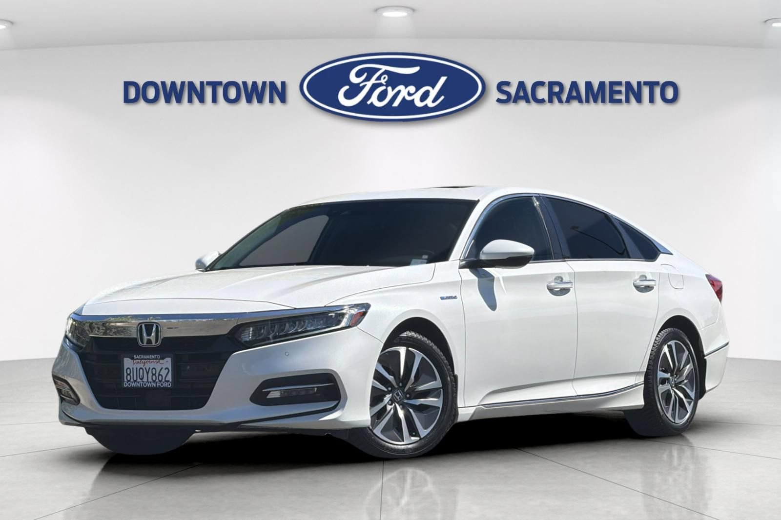 Used 2019 Honda Accord Touring image 2