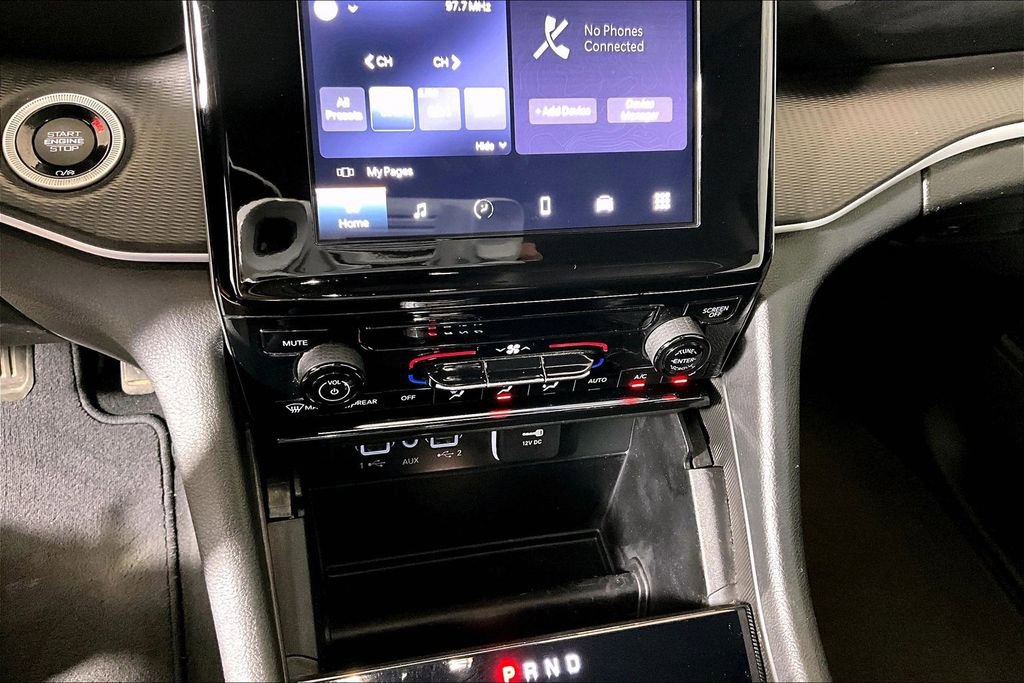 Used 2023 Jeep Grand Cherokee Laredo X image 24