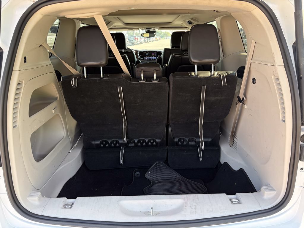 Used 2024 Chrysler Pacifica Limited FWD image 15