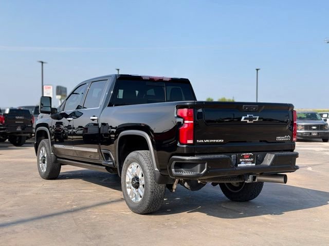 Used 2024 Chevrolet Silverado 2500 High Country w/ High Country Premium Package AWD/4WD image 4