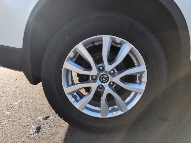 Used 2018 Nissan Rogue SV AWD/4WD image 12