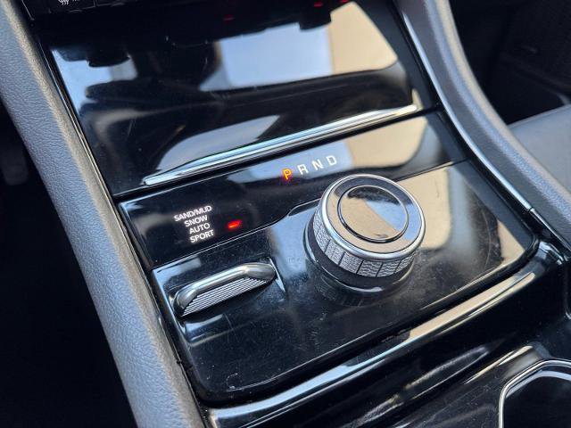 Used 2022 Jeep Grand Cherokee L Limited w/ Black Appearance Package image 24