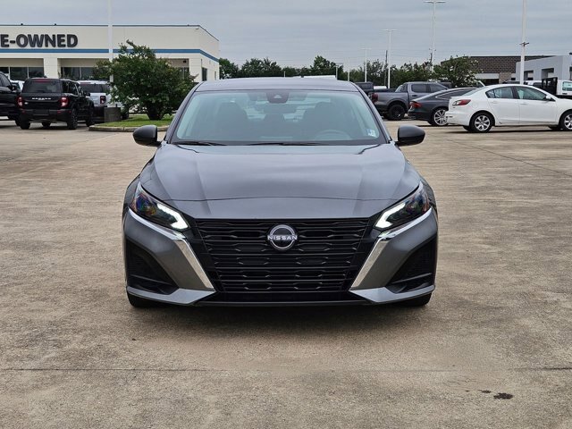 Used 2025 Nissan Altima 2.5 SV FWD image 8