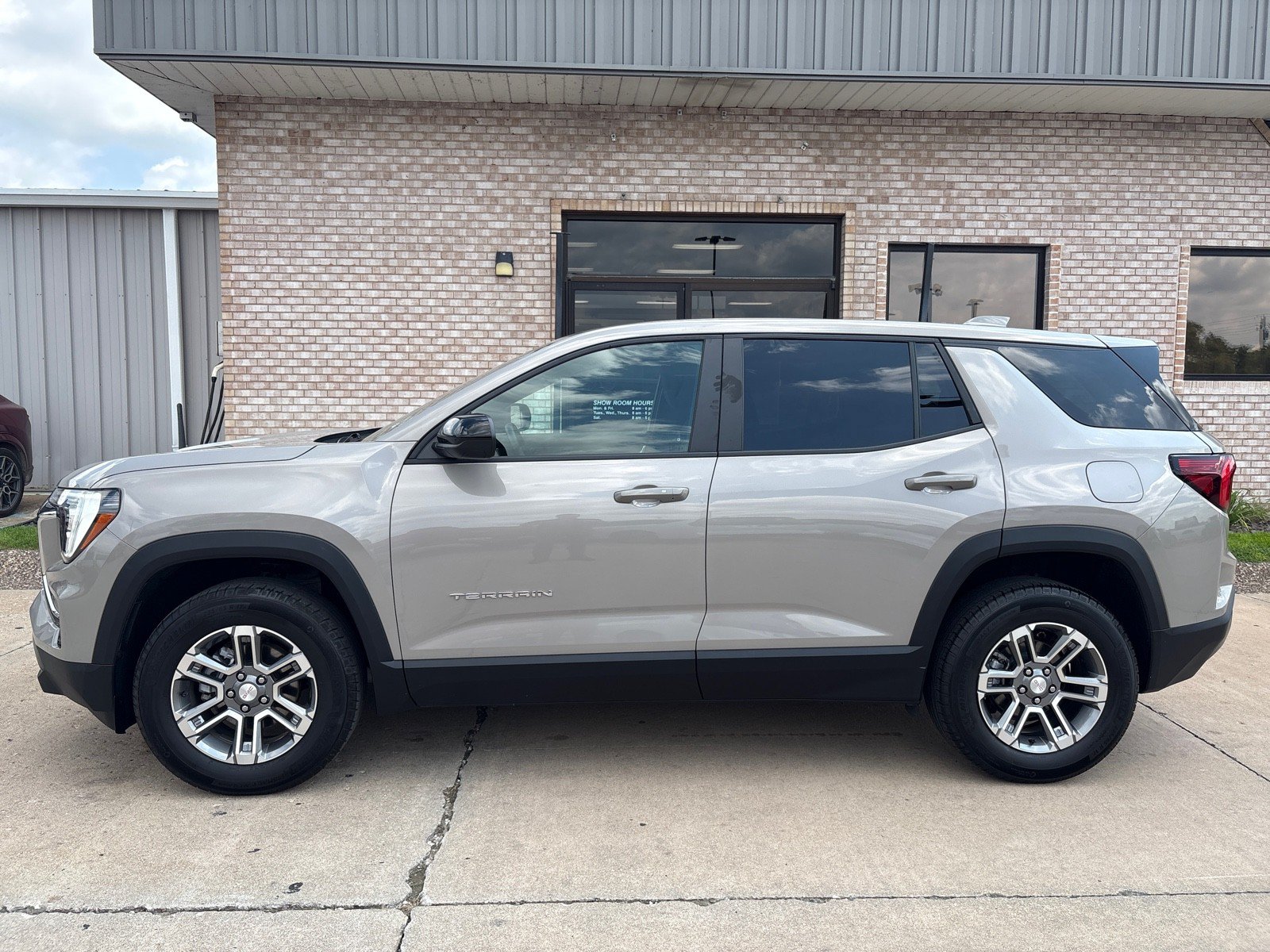 Used 2026 GMC Terrain Elevation AWD/4WD image 2