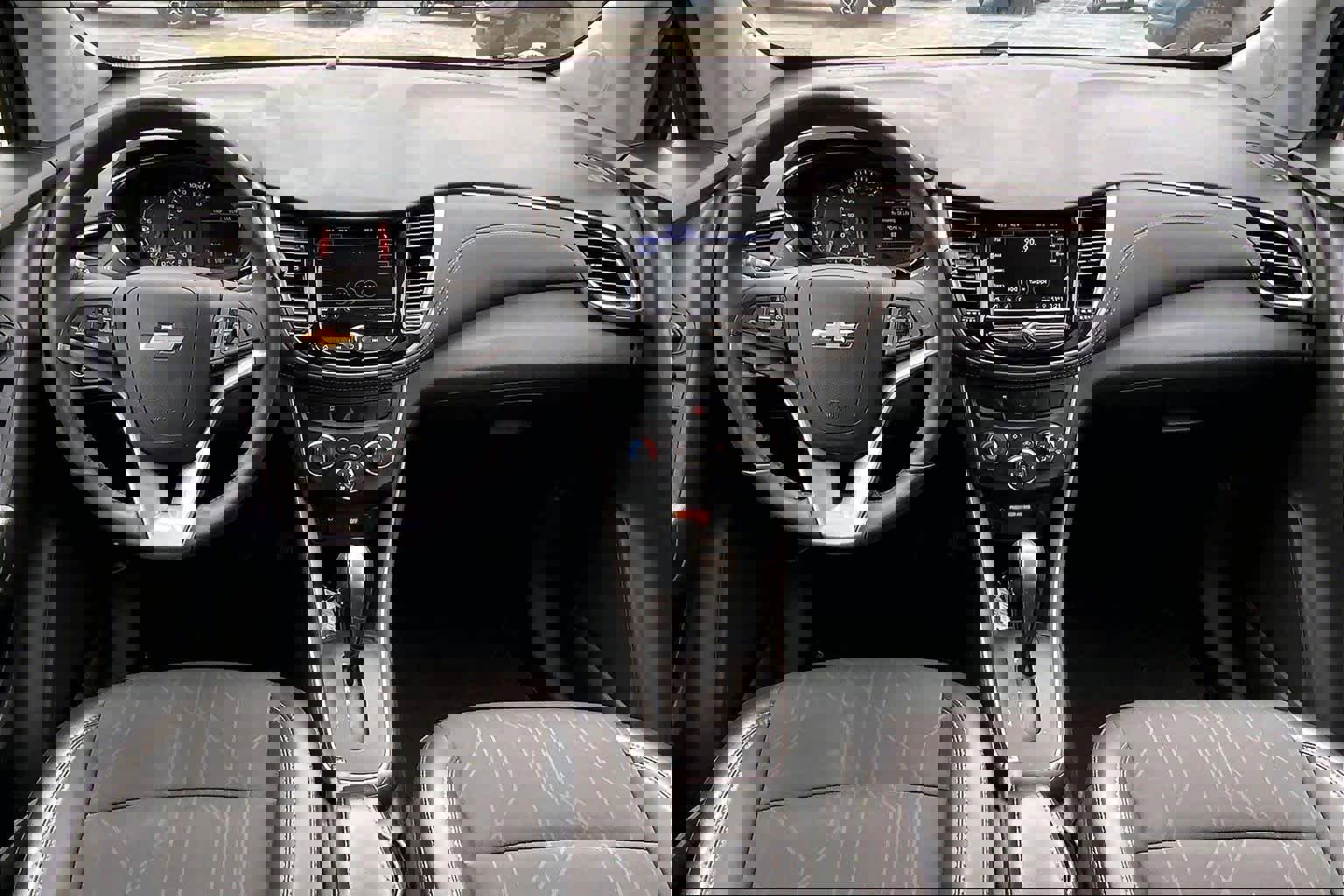 Used 2022 Chevrolet Trax LT w/ Driver Confidence Package image 15