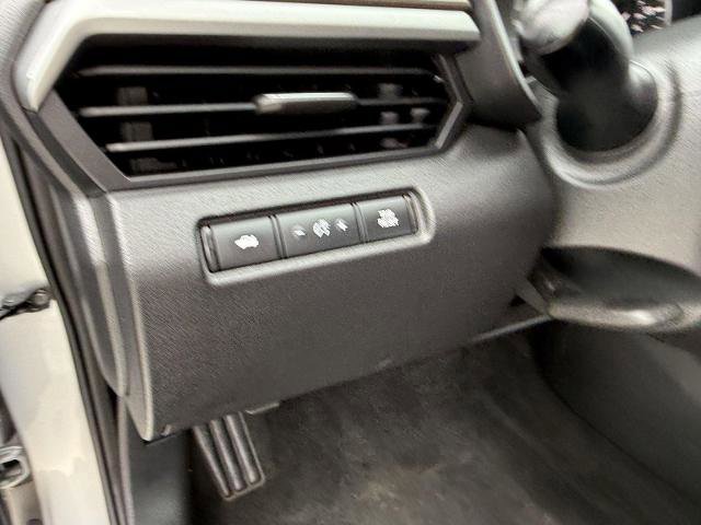 Used 2024 Nissan Altima 2.5 SV FWD image 13