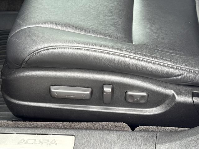 Used 2017 Acura TLX FWD image 4