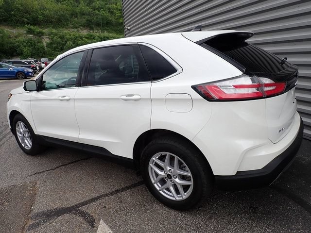 Certified 2023 Ford Edge SEL w/ Convenience Package AWD/4WD image 4
