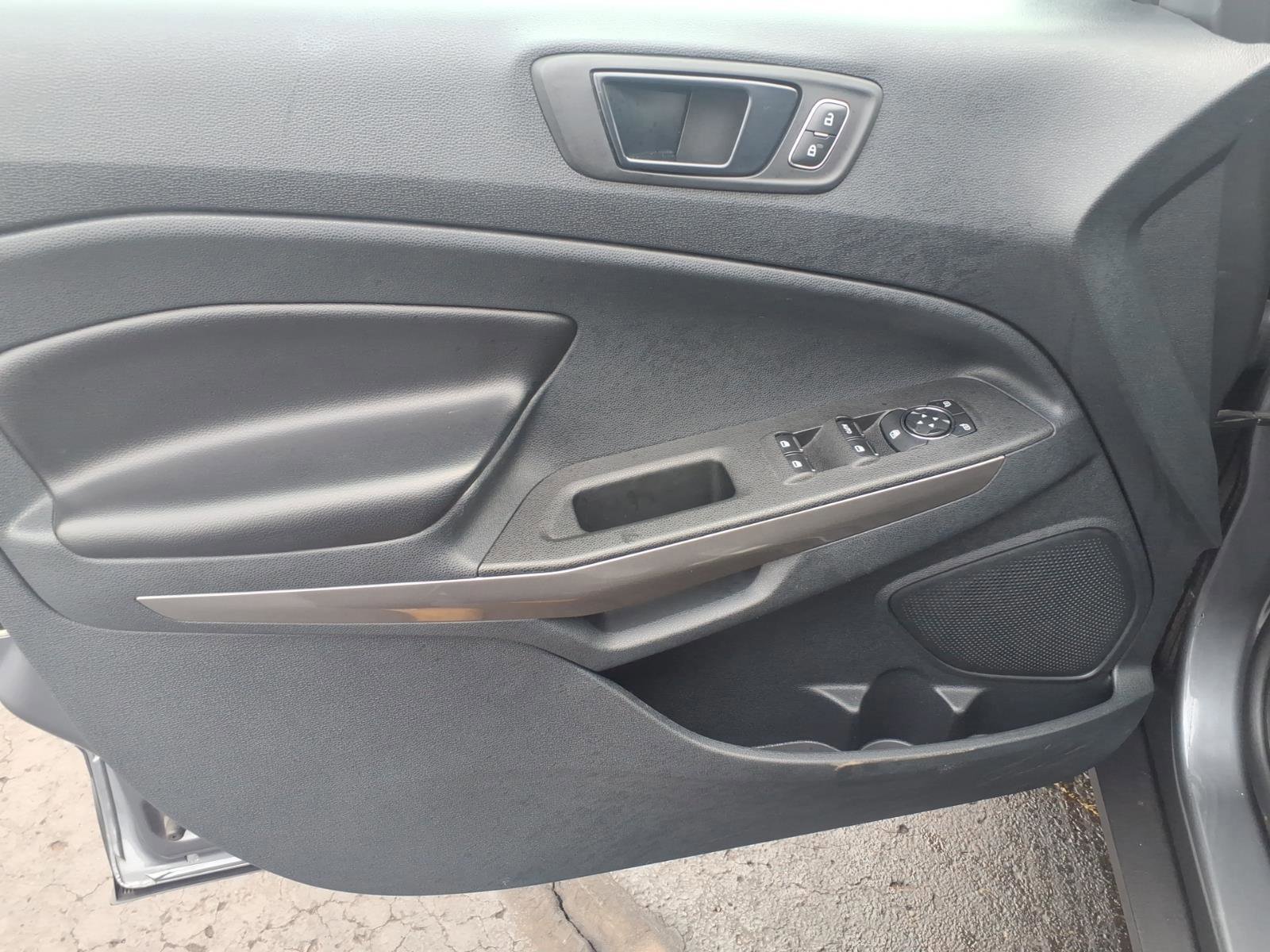 Certified 2020 Ford EcoSport SES image 11