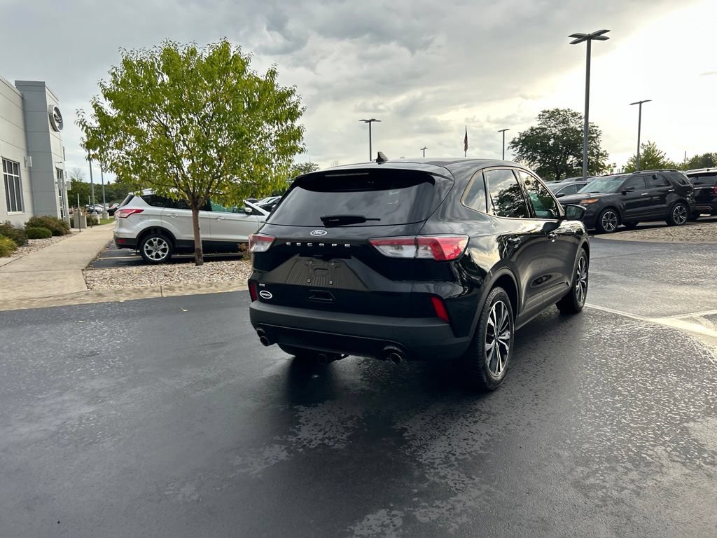 Certified 2021 Ford Escape SE w/ SE Sport Appearance Package FWD image 7