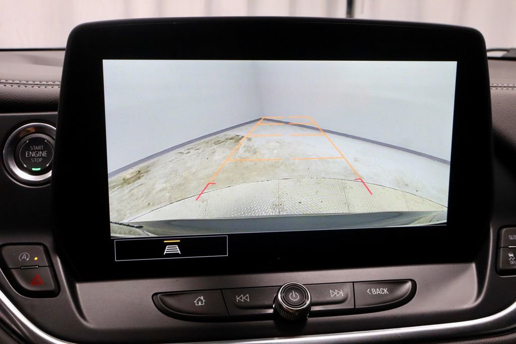 Used 2025 Chevrolet Blazer LT FWD image 2