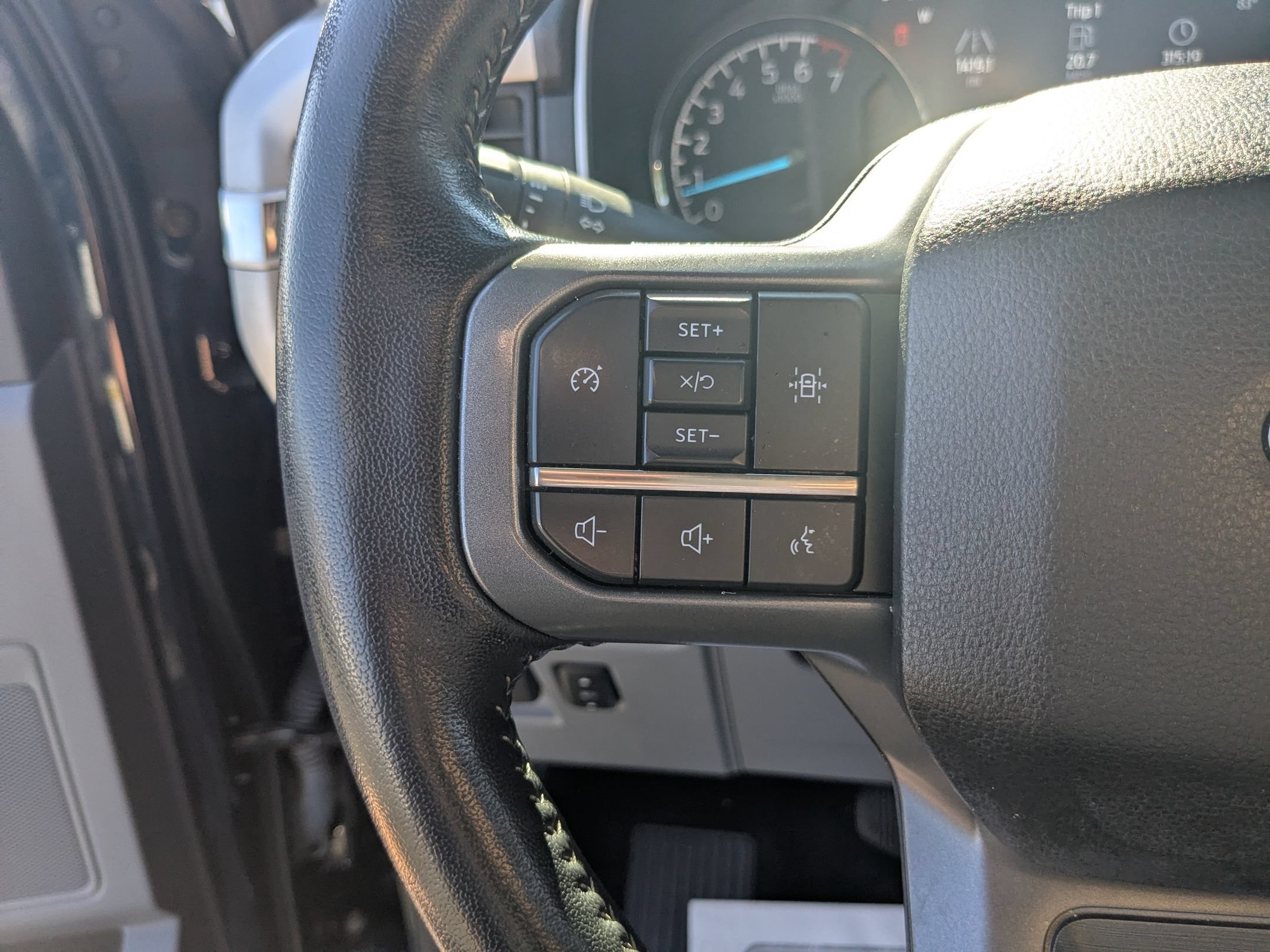 Certified 2022 Ford F150 XLT w/ Equipment Group 302A High AWD/4WD image 18