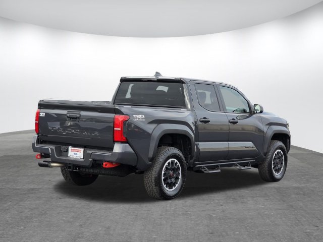 Used 2026 Toyota Tacoma TRD Off-Road AWD/4WD image 4