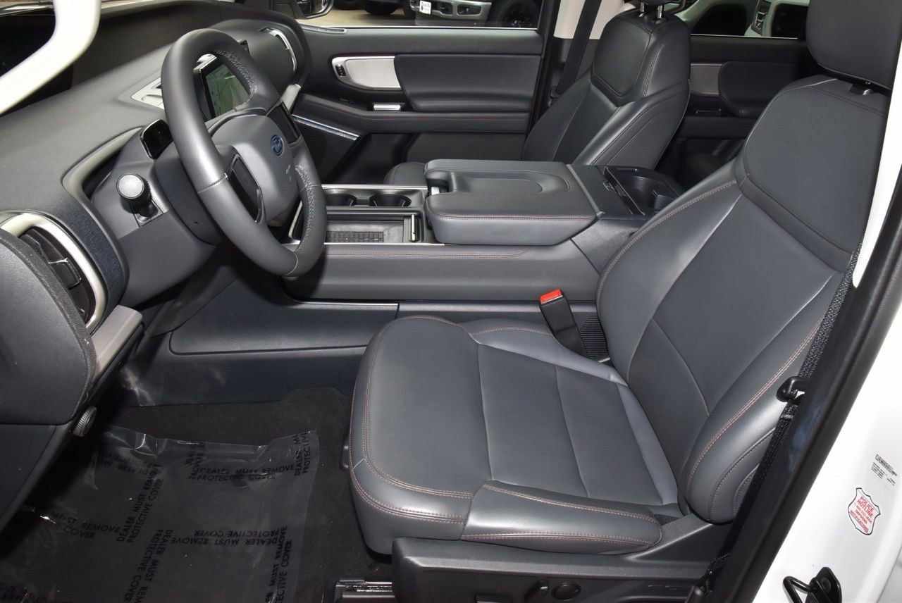 Certified 2025 Ford Expedition Active AWD/4WD image 13