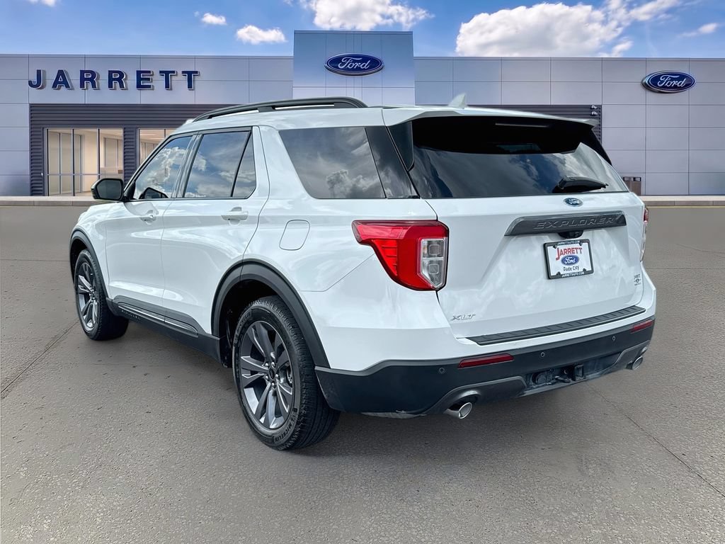 Certified 2024 Ford Explorer XLT w/ Equipment Group 202A RWD image 5