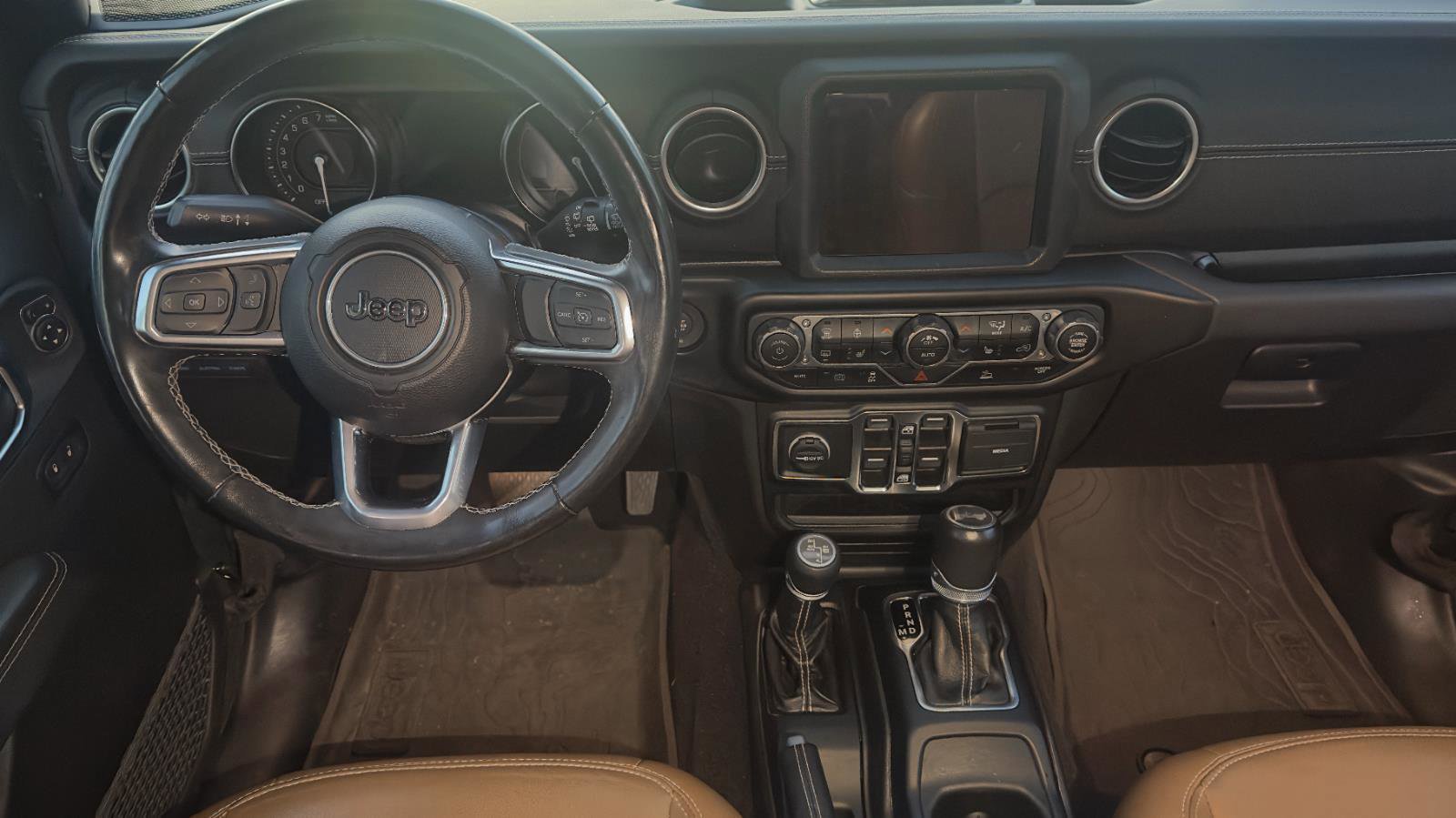 Used 2022 Jeep Wrangler Unlimited Sahara w/ Cold Weather Group image 13