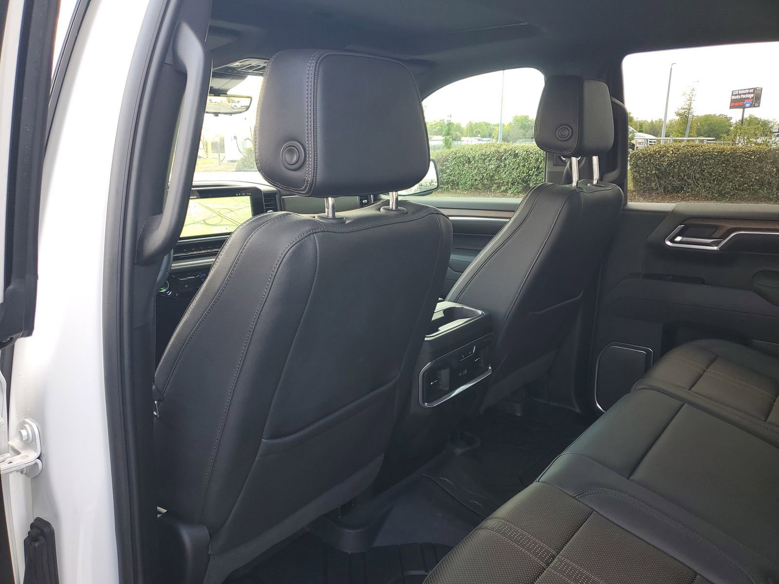 Used 2025 Chevrolet Silverado 1500 High Country image 9