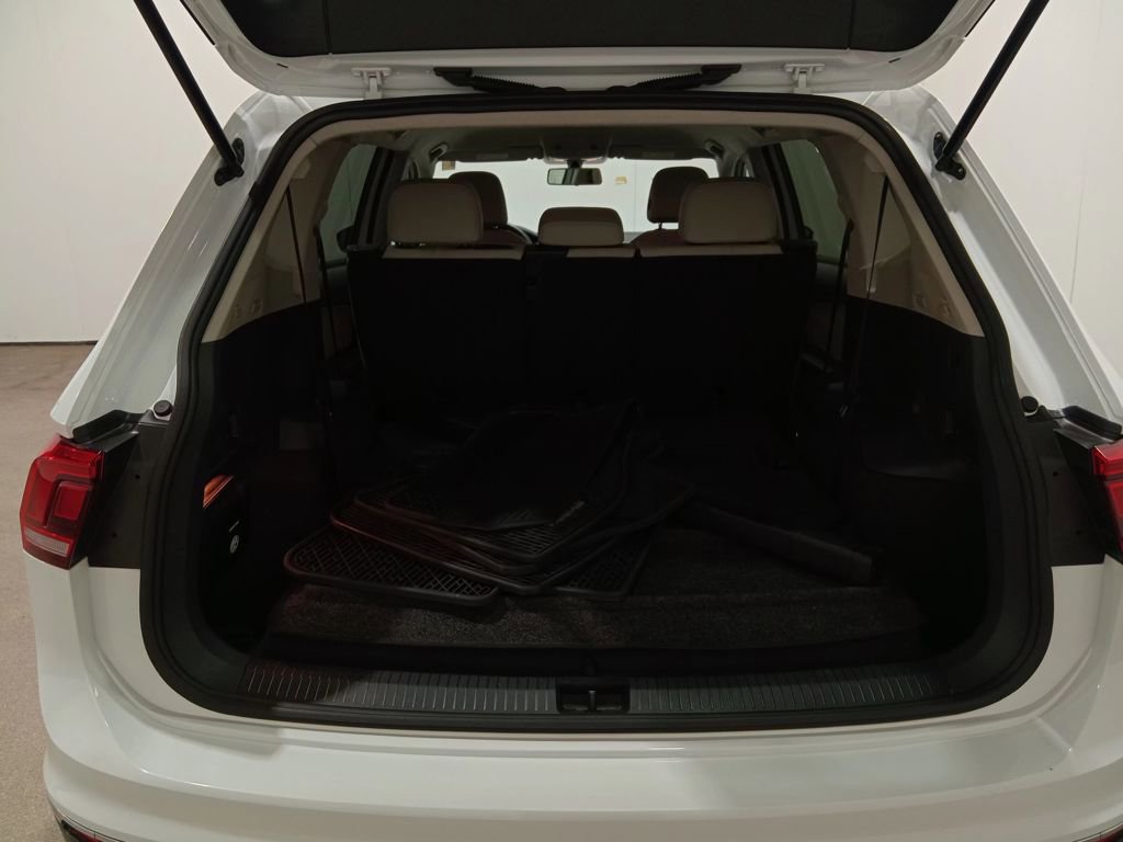 Used 2020 Volkswagen Tiguan SE w/ 3rd Row Seat Package image 6