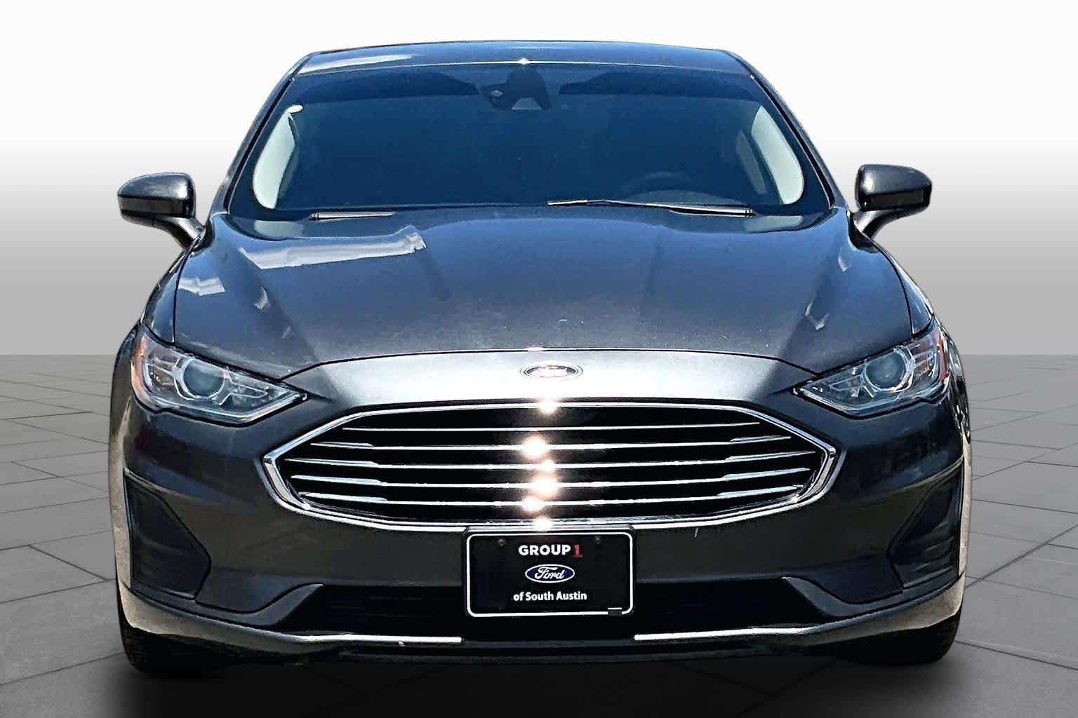 Certified 2019 Ford Fusion SE FWD image 4