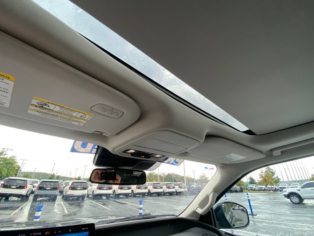 Certified 2025 Ford Expedition Platinum AWD/4WD image 19