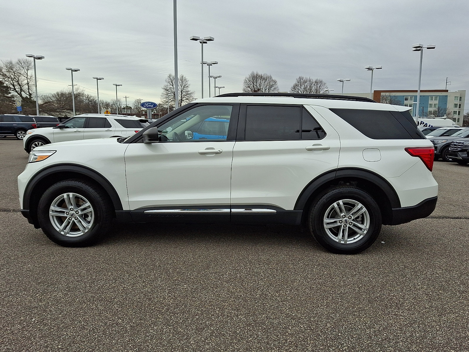 Certified 2023 Ford Explorer XLT w/ Equipment Group 202A image 3