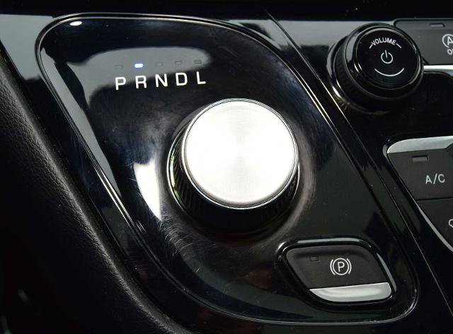 Used 2020 Chrysler Pacifica Touring-L image 17