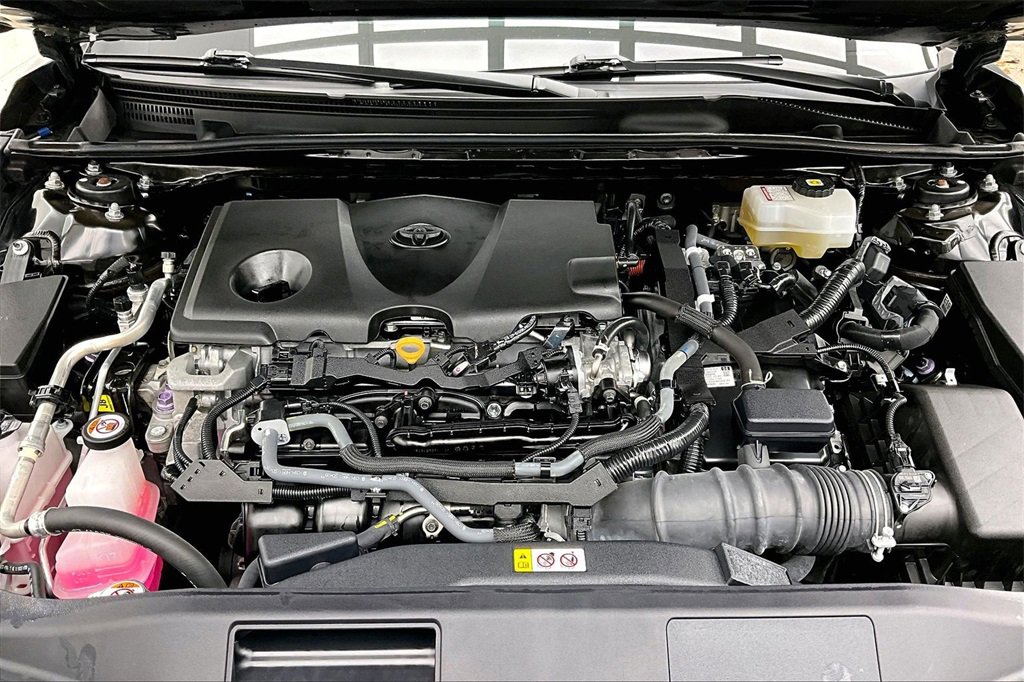 Used 2022 Toyota Avalon Limited image 10