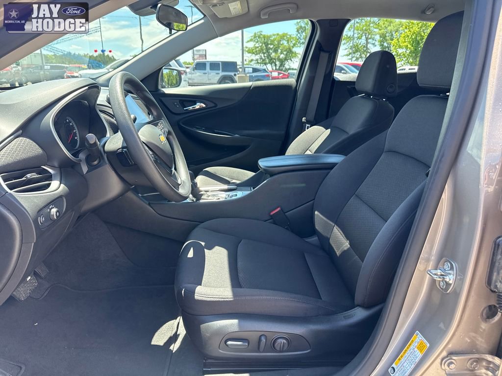 Used 2025 Chevrolet Malibu LT FWD image 11